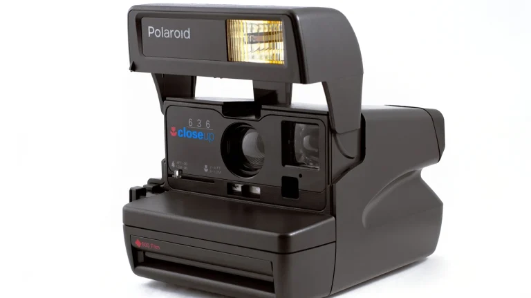 iak-pratsiuie-polaroid-kamera-829c