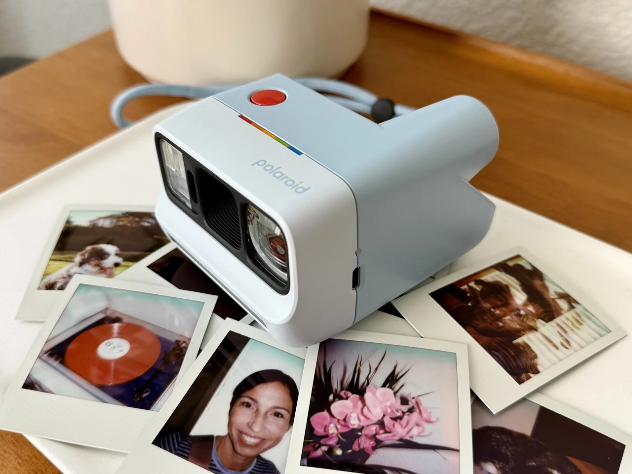 iak-pratsiuie-polaroid-kamera-ff81