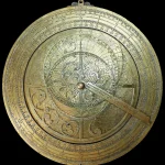 shcho-take-astroliabiia-iak-lovyly-zirky-rukoiu-4758